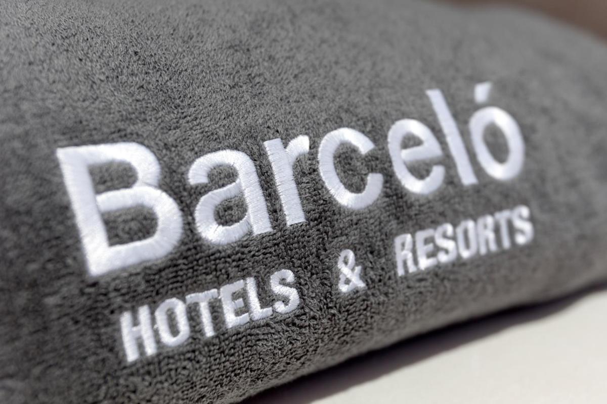 Certificado, premio, señal o documento que está expuesto en Barceló Tenerife