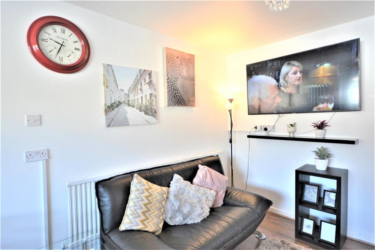 2 Bedroom Apartment Near Excel Exhibition Centre London - Housity
