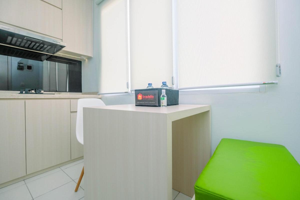 Comfy and Minimalist 1BR Patraland Urbano Apartment near Bekasi Station By Travelio - Housity