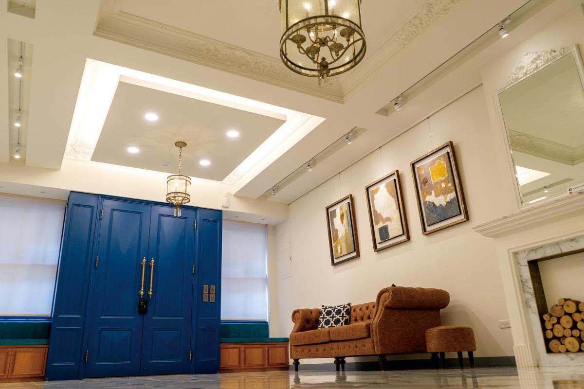 Cloud Hotel - Housity