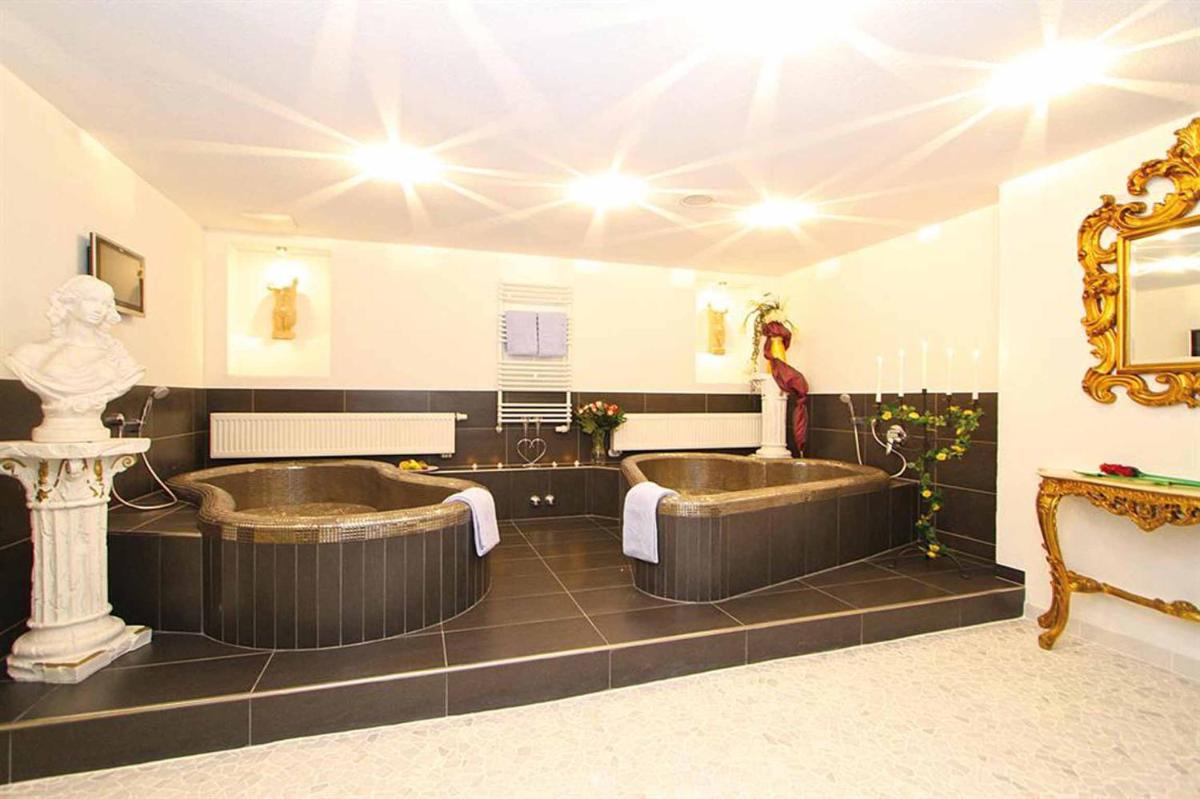 Naturhotel Am Sonnenhang - Housity