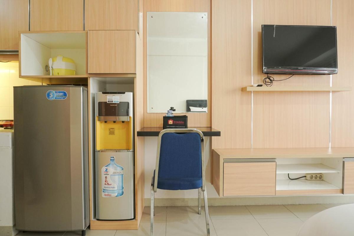 Minimalist Studio Park View Condominium Apartment near Mall By Travelio - Housity