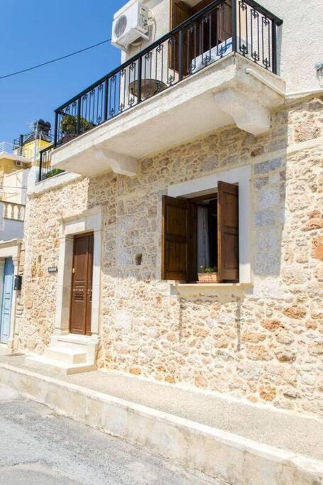 Traditional House under Kazarma Fortress in Sitia - Housity