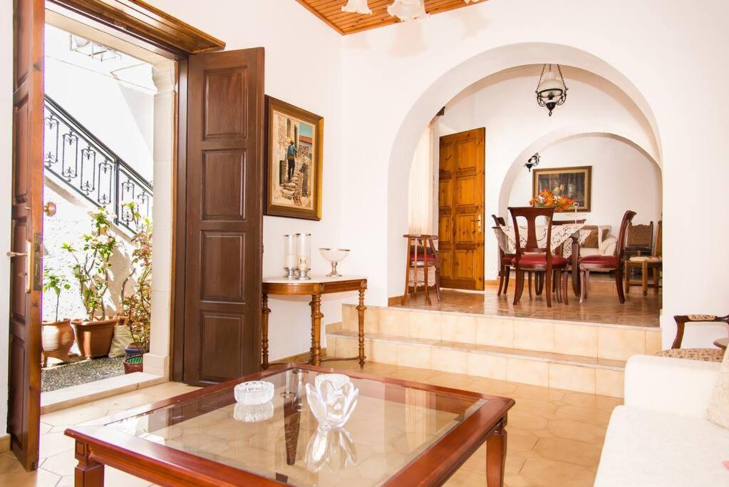Suitetrails - Traditional House under Kazarma Fortress in Sitia