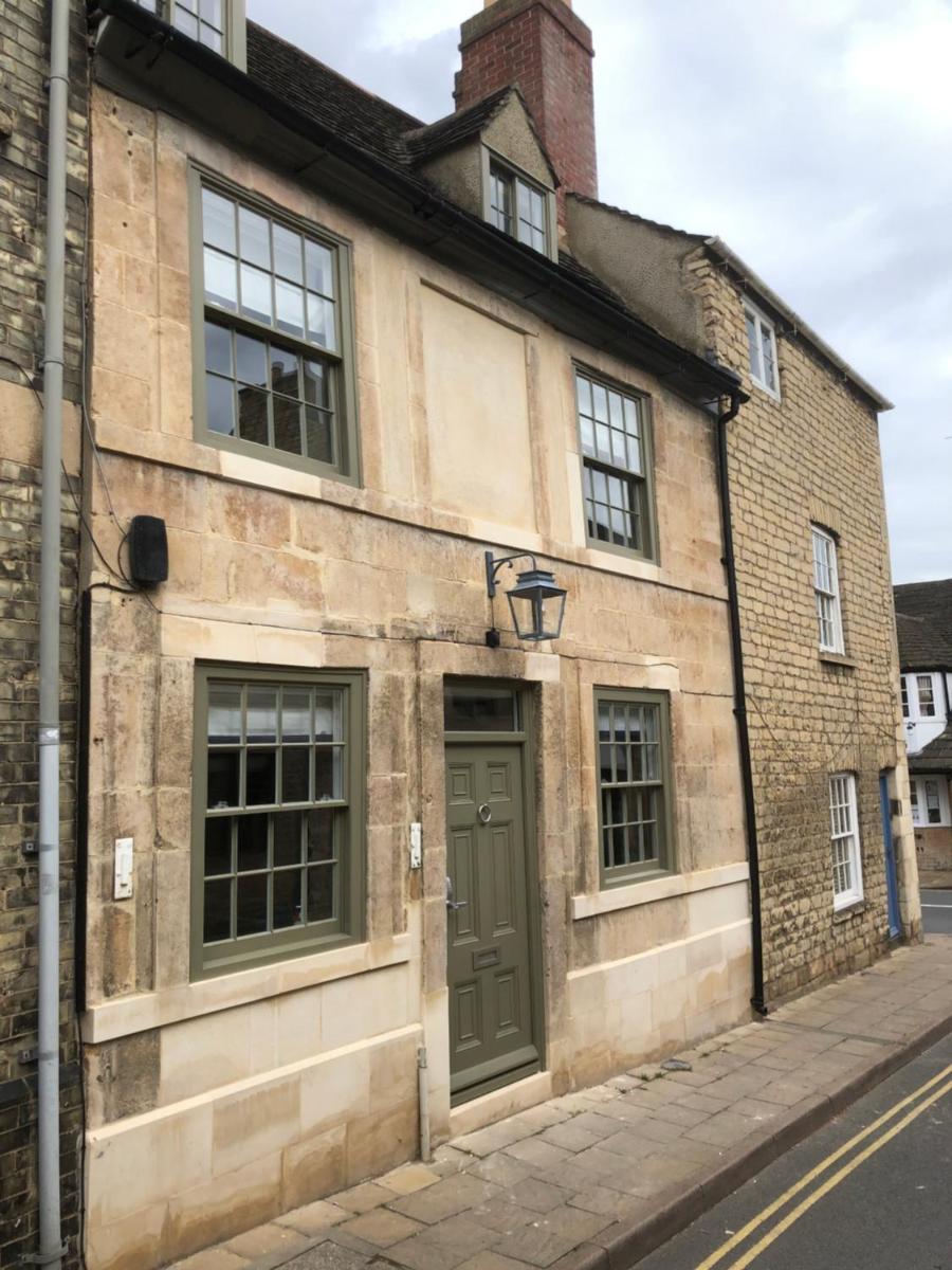 Number 6 Stamford - Boutique Grade II Listed Townhouse - Housity