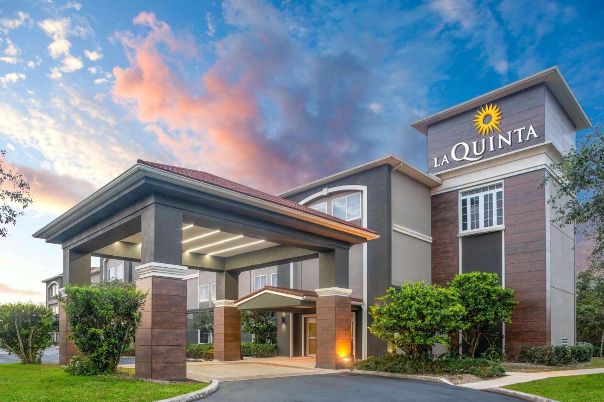 La Quinta by Wyndham Sebring - Housity