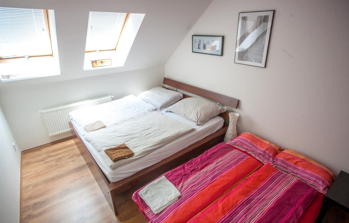 PRAGUE LUXURY VILLA, JACUZZI, HI-SPEED WIFI, HBO, TERRACE - Housity