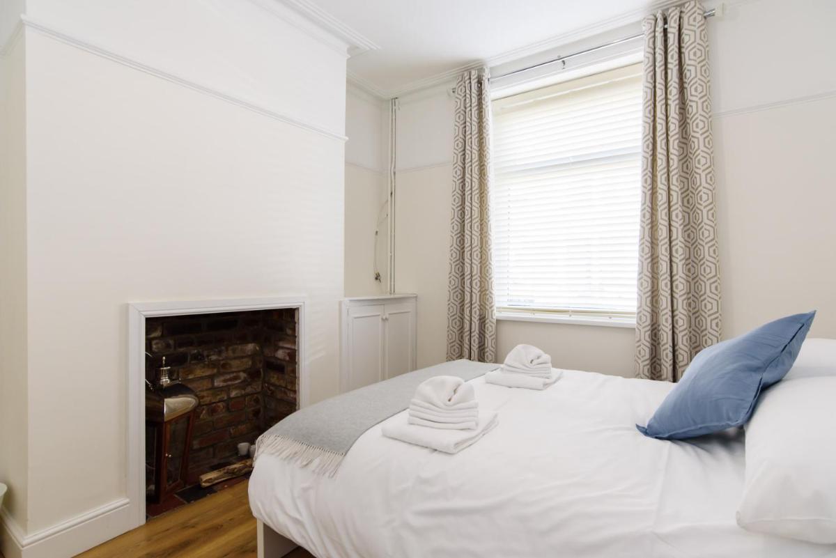 Lucas House - Housity