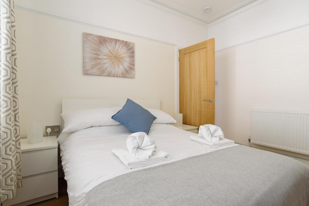 Lucas House - Housity