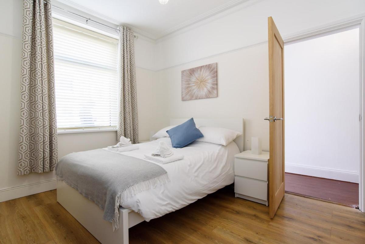 Lucas House - Housity