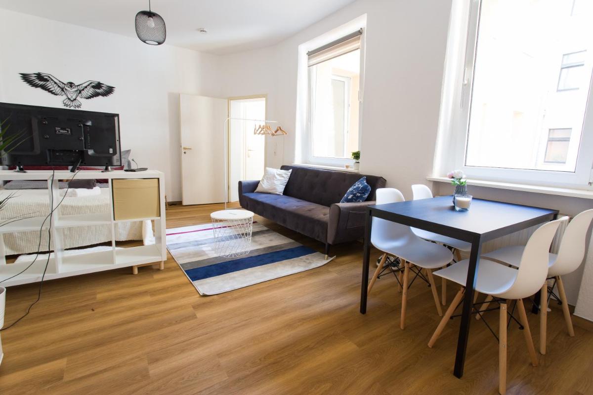 Suitetrails - FULL HOUSE Studios - Hawk Apartment - NETFLIX, WiFi inkl