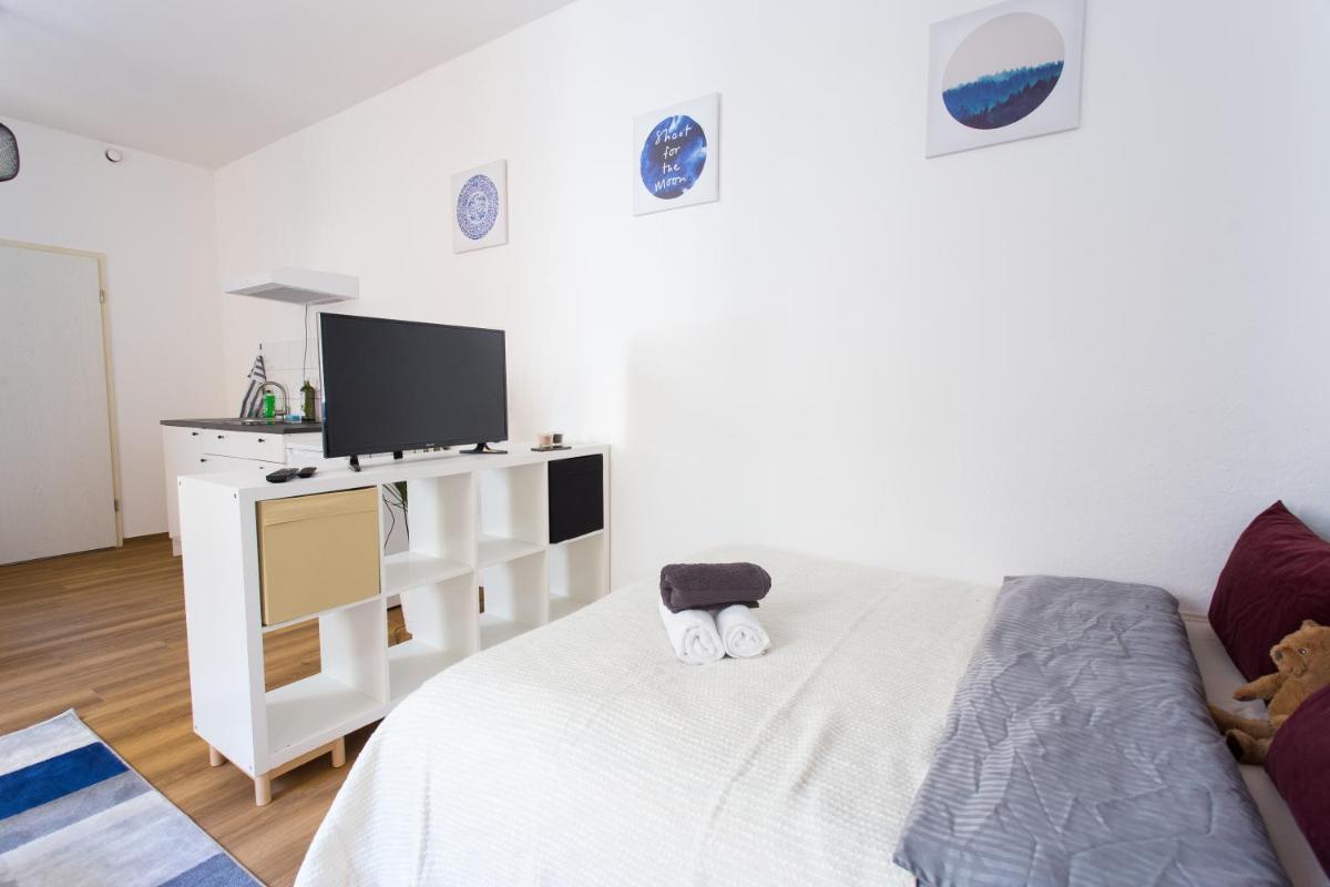 Suitetrails - FULL HOUSE Studios - Hawk Apartment - NETFLIX, WiFi inkl
