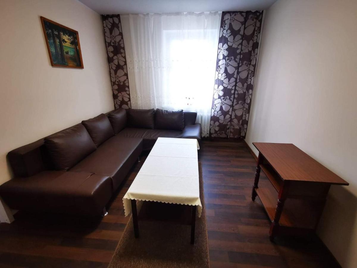 Gościnny Dworek - Housity