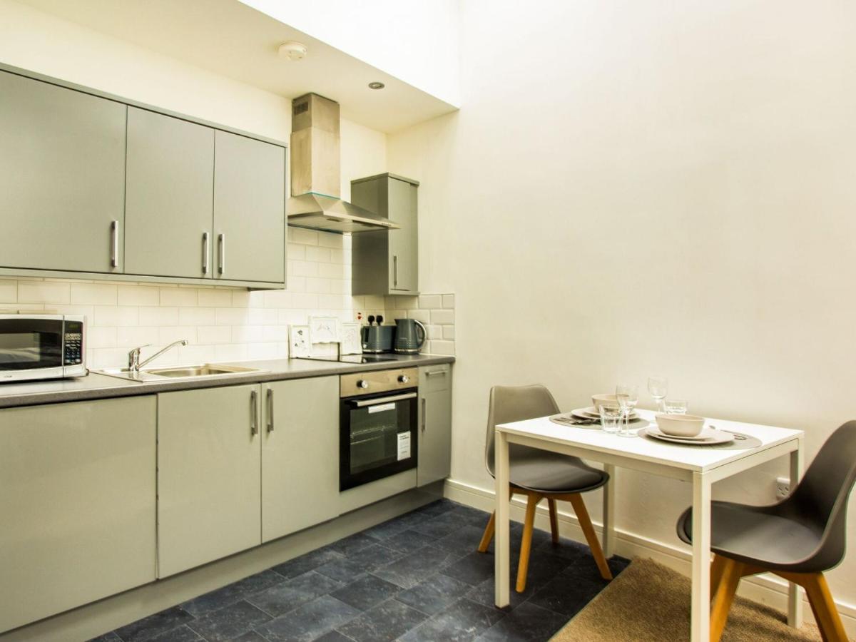 Appealing Studio in Bradford near Forster Square Retail Park - Housity