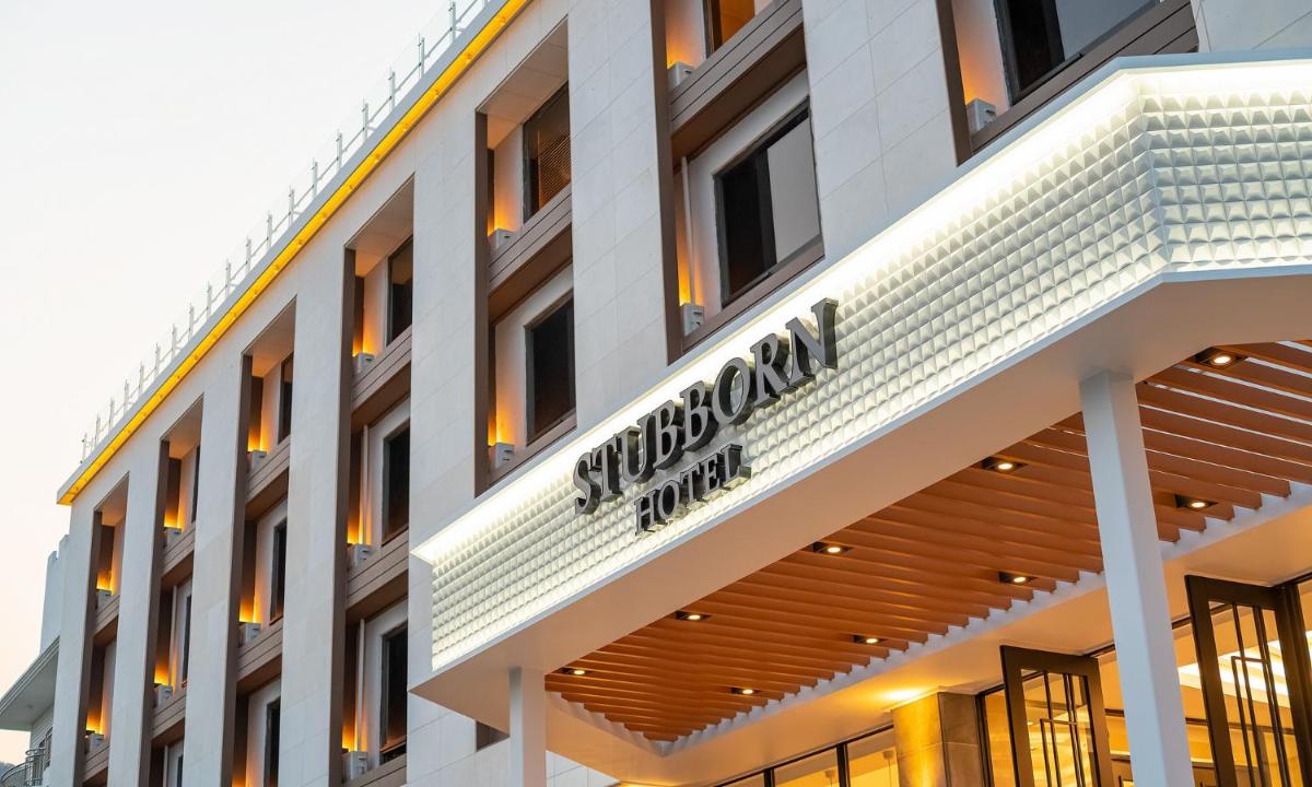 Stubborn Hotel - Housity