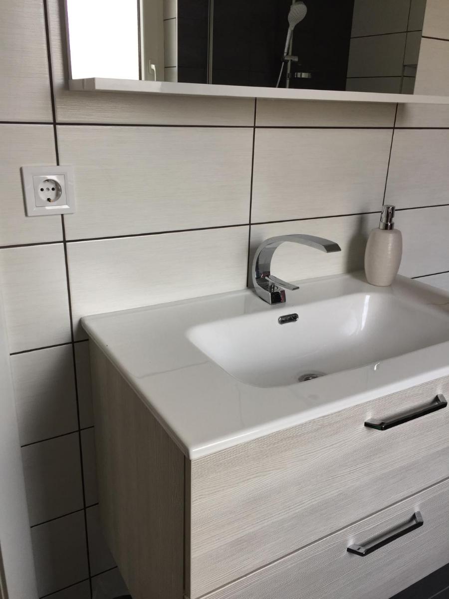 Studio Apartmani BISER 1, 2, 3 Deluxe - Housity