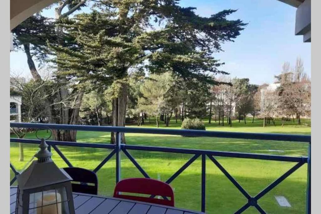 Studio à 300m de la plage, parc, piscine, terrasse - Housity