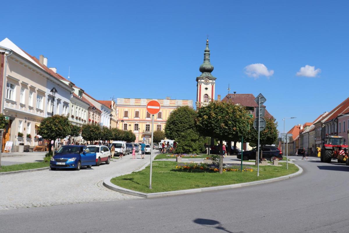 CESKA KANADA - Housity