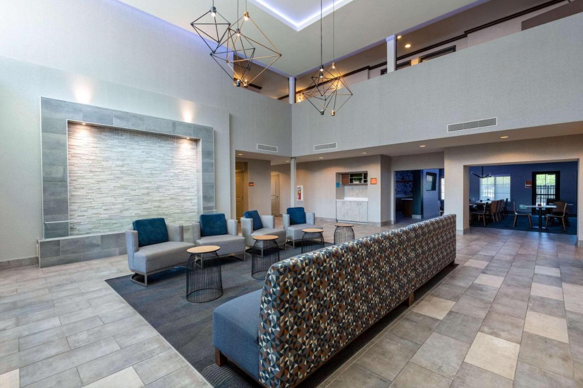 La Quinta by Wyndham Las Vegas Airport South - Housity