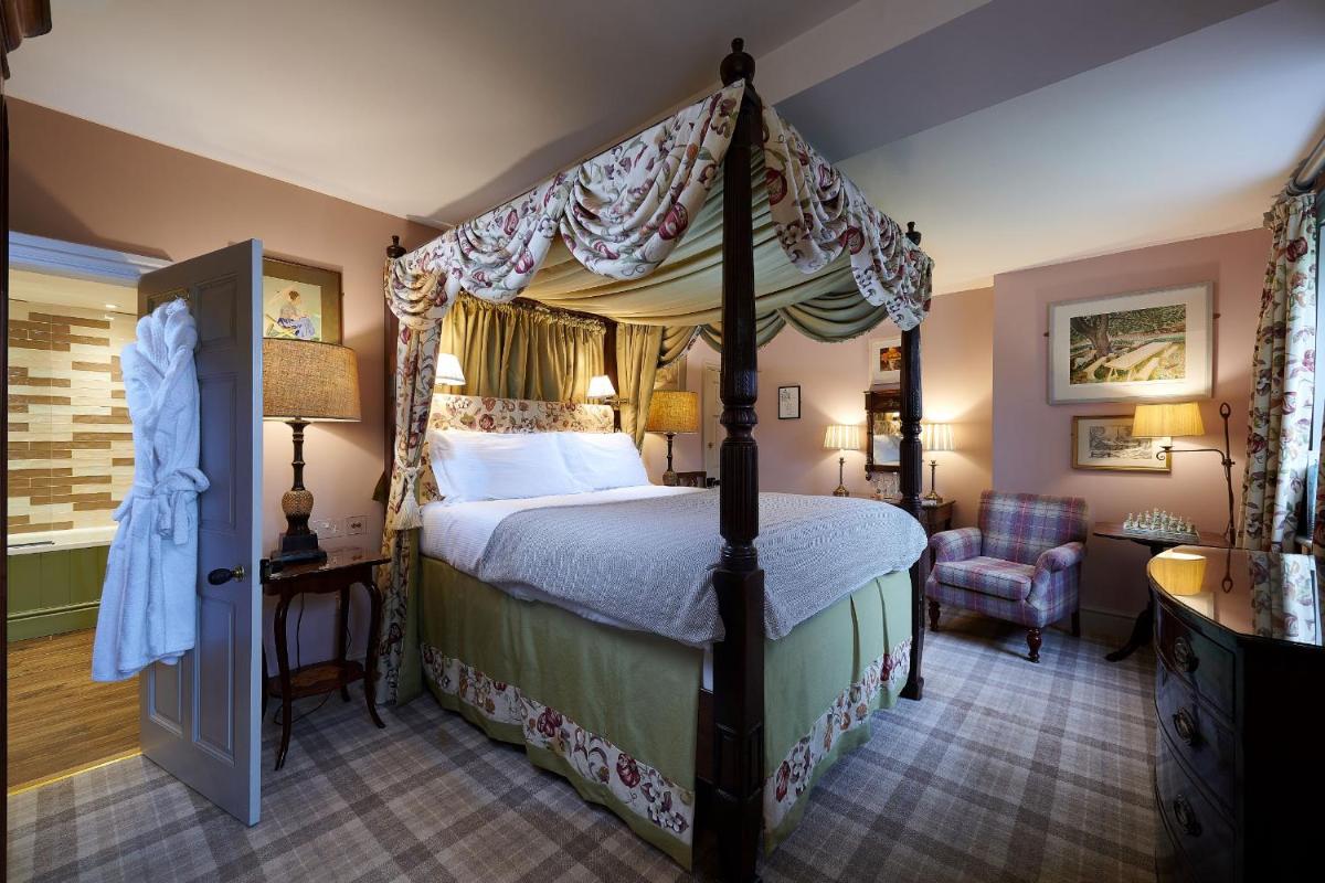 Devonshire Arms at Pilsley - Chatsworth - Housity