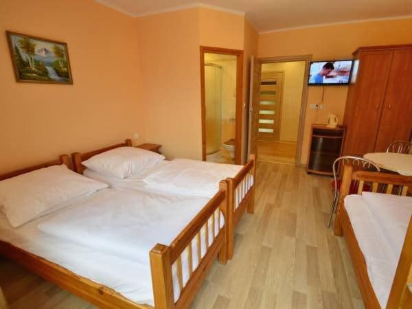 D.W MAGURKA - Housity