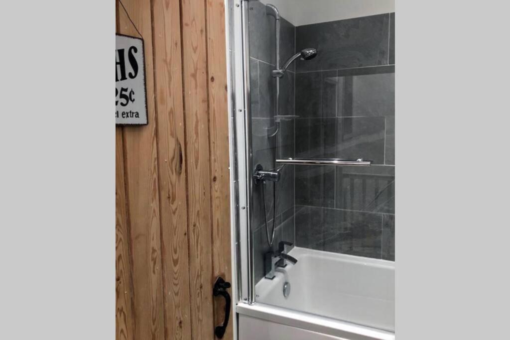 Albion Cottage - Housity