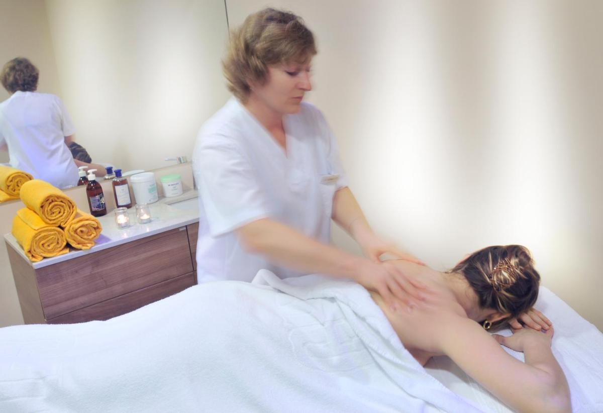 Clientes alojados en GHT Oasis Tossa & Spa