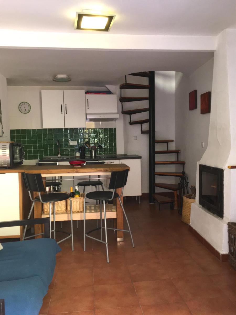 Encantadora casa en centro Piedralaves - Housity