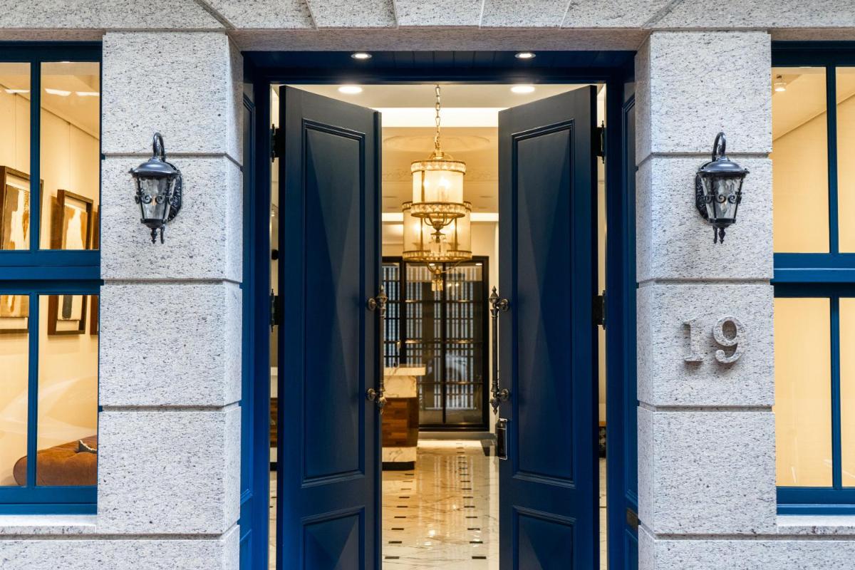 Cloud Hotel - Housity