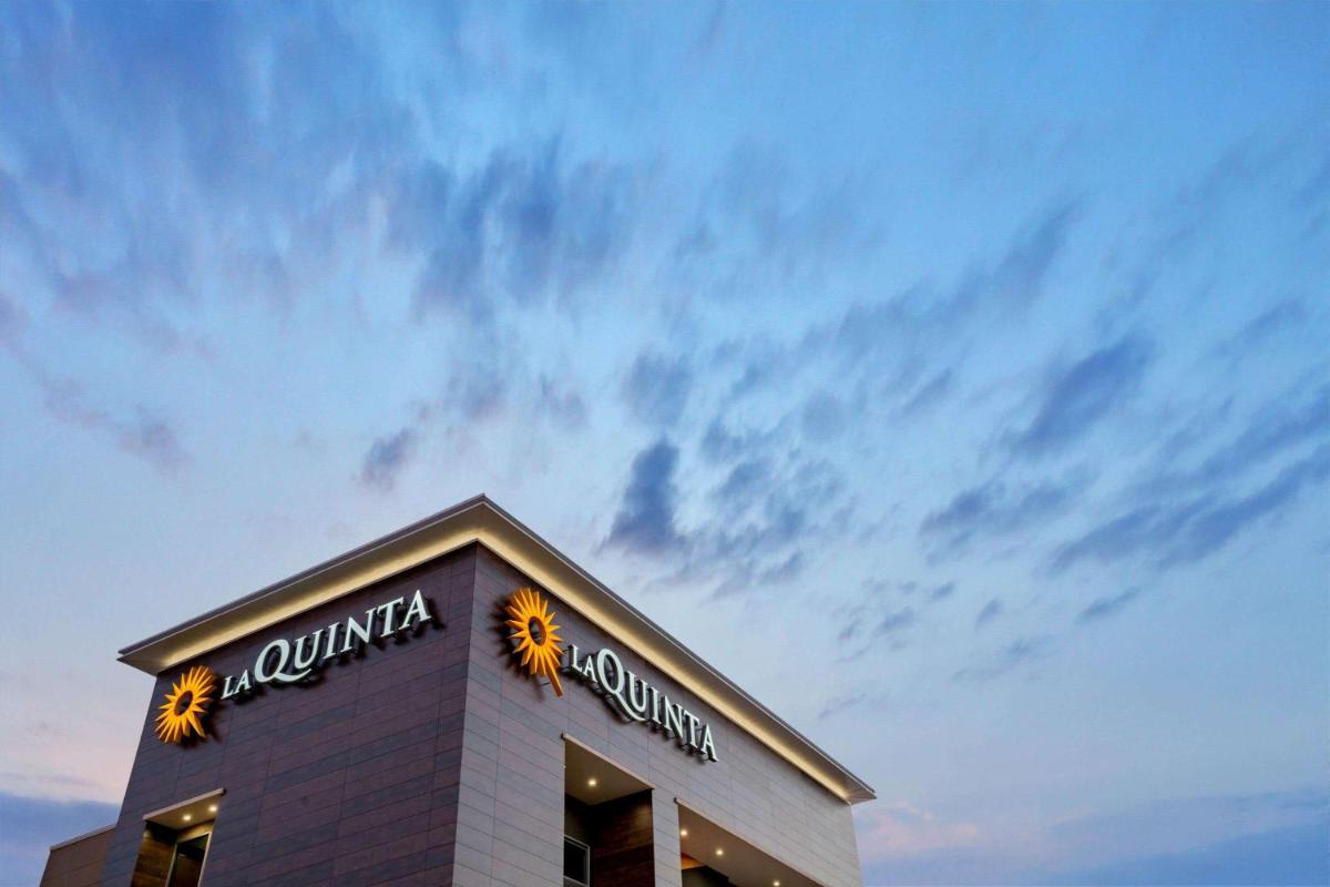 La Quinta Inn & Suites Katy-Mills by Wyndham Katy - Housity