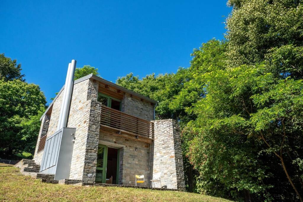 Tiny Cottage of Bellagio's Woods - Housity