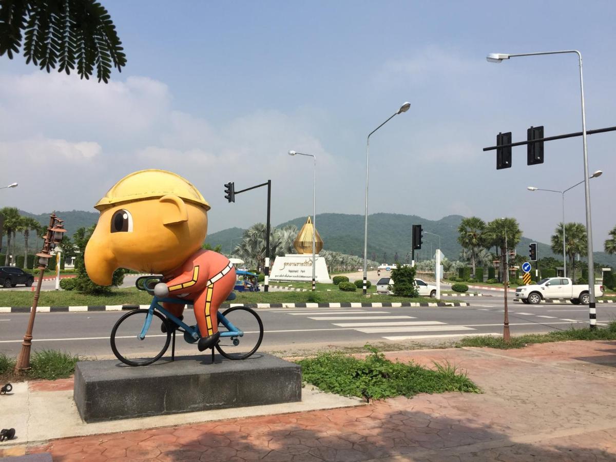 Huahin Autumn Condo Sansiri Kitty dolls - Housity