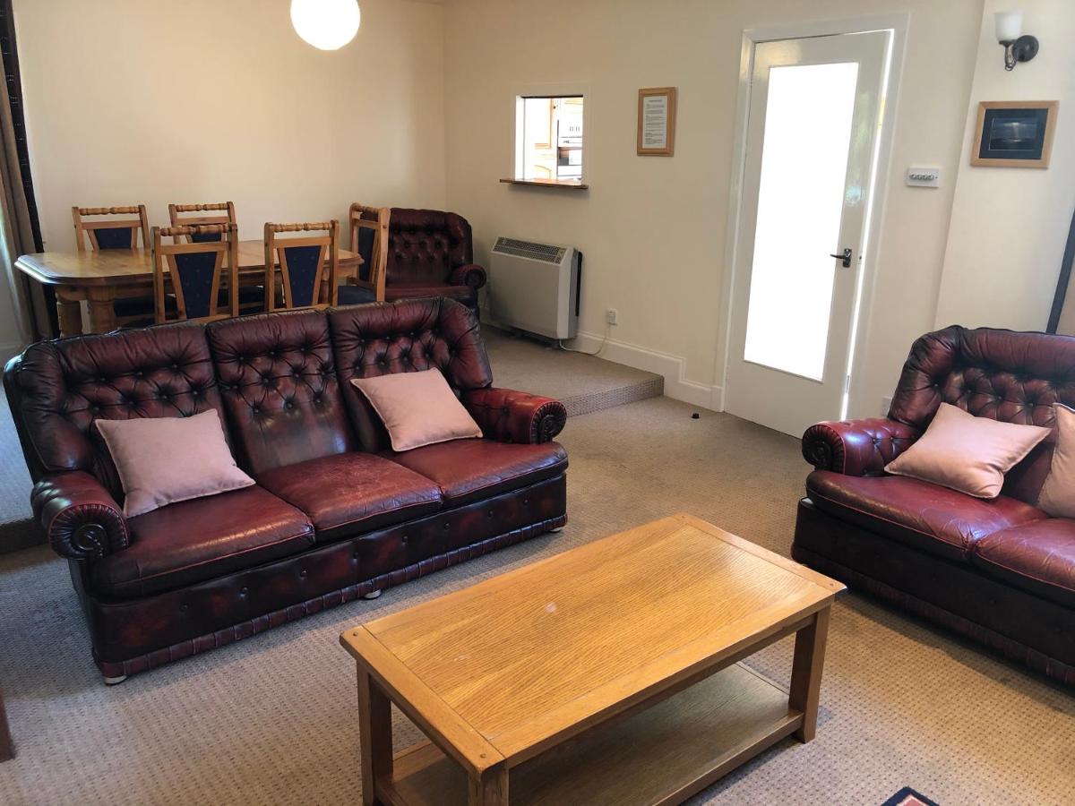Spacious home by the sea in Scalloway. - Housity