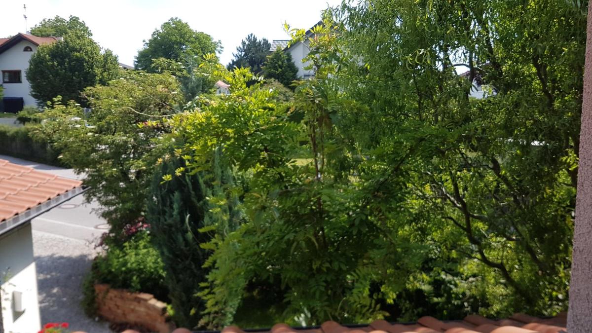 Gastezimmer Nahe Wesslinger See - Housity