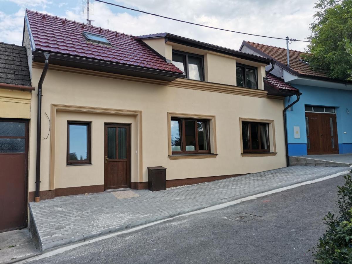 Apartmány Hluk - Housity