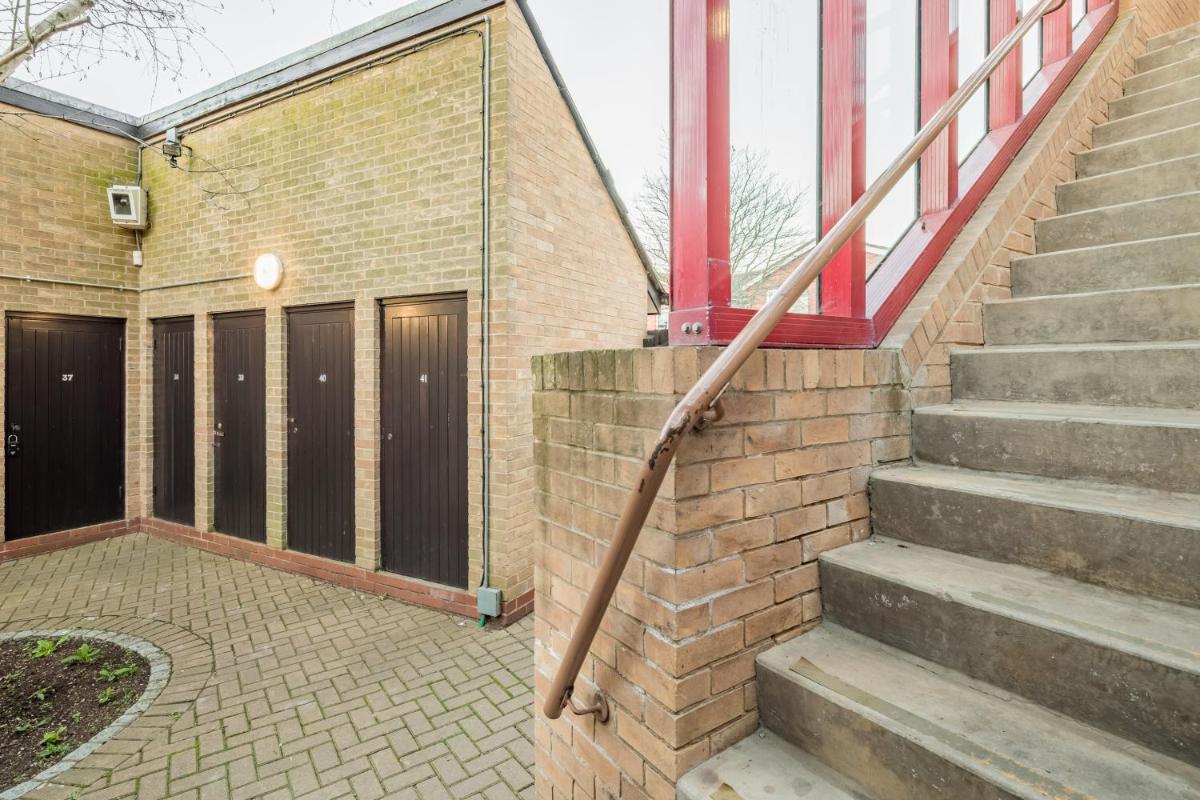 Super CENTRAL Cambridge Flat For Up To 4 People - Housity