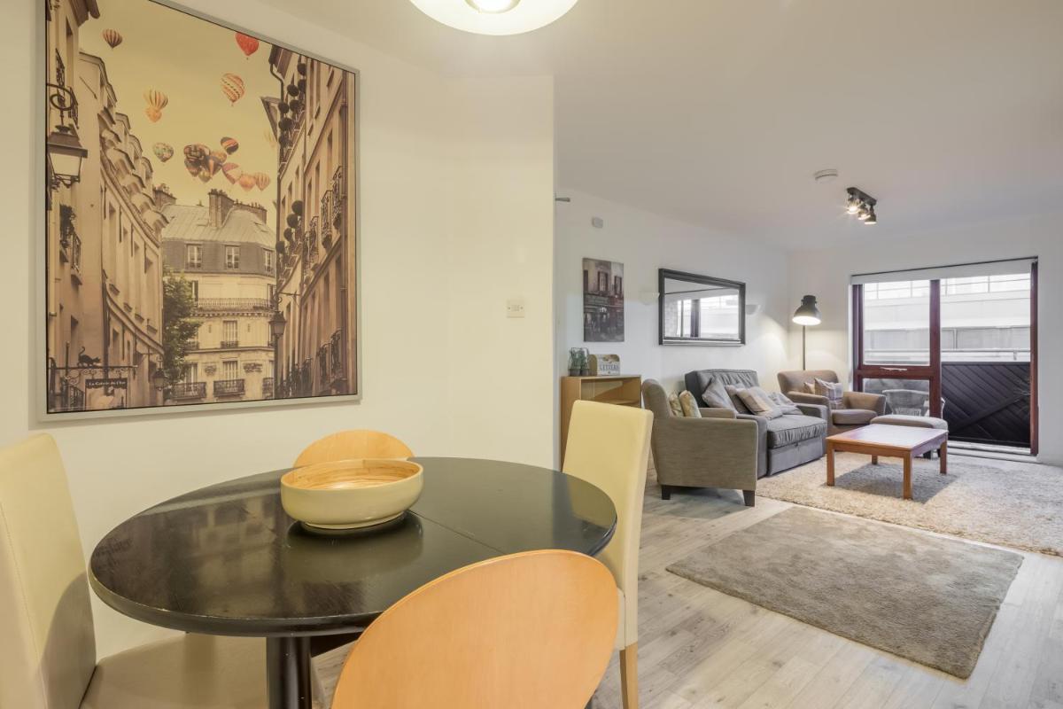 Super CENTRAL Cambridge Flat For Up To 4 People - Housity