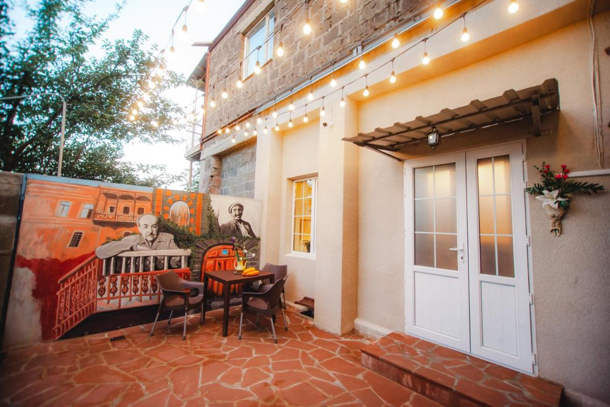 Mkhitaryan Guest House - Housity