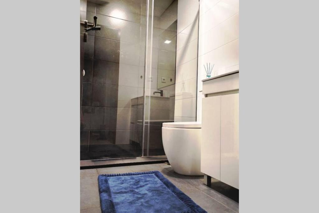Twins House - Housity