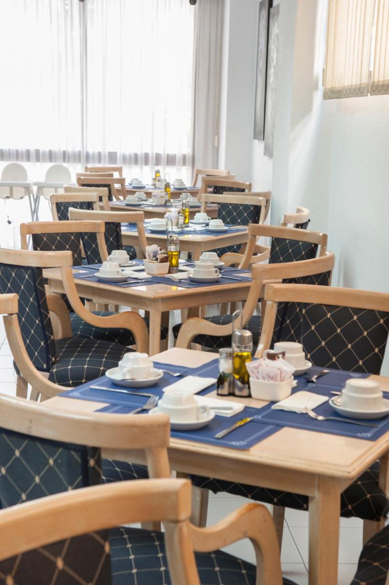 Hotel El Faro Marbella - Housity