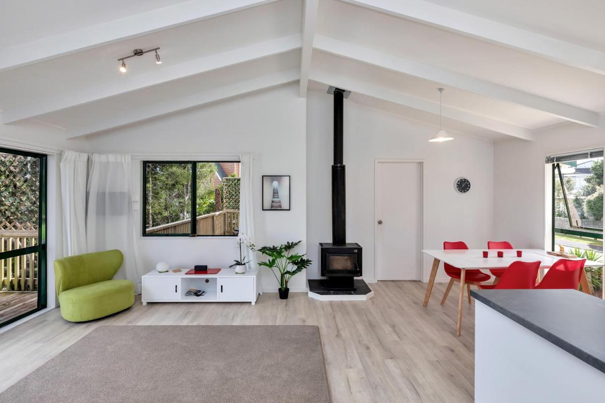 Lofty Te Haumi - Paihia Holiday Home - Housity