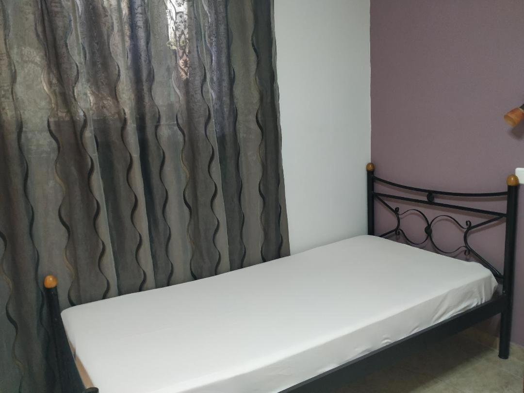 Lions 2 Studios & Apartments, Poros Island. - Housity