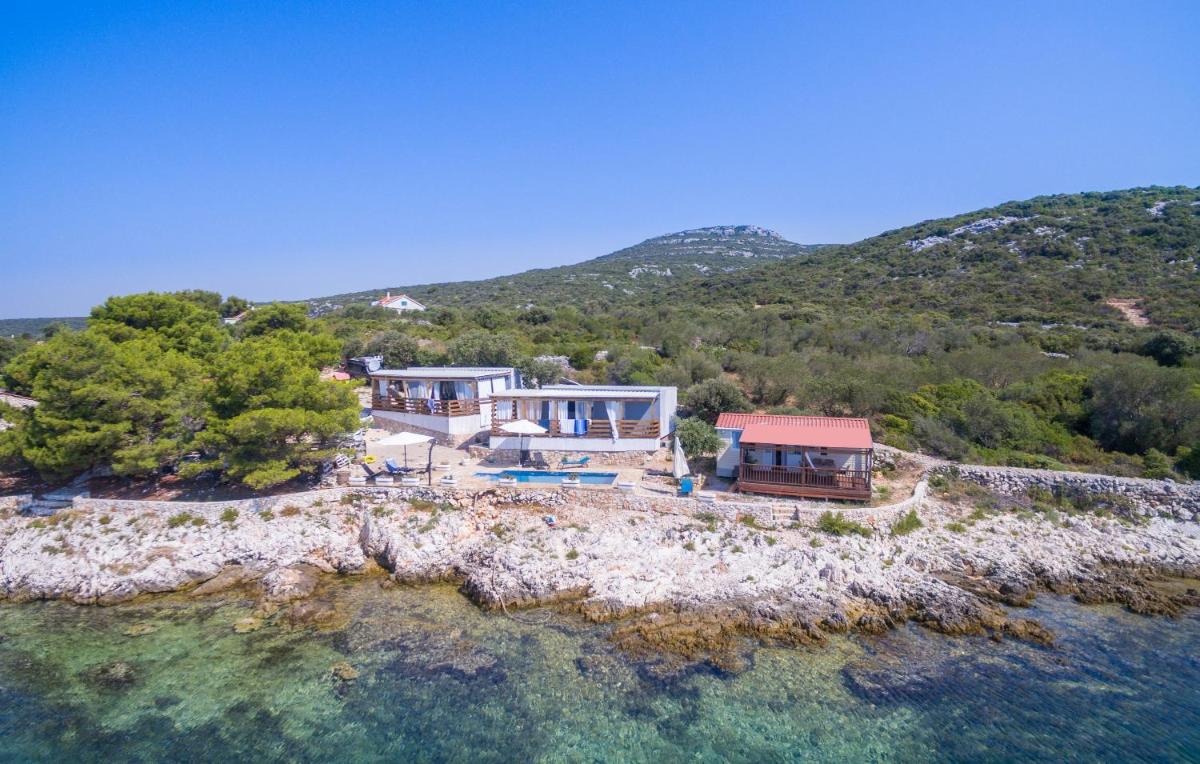 Bungalows with pool Dream of Kornati - Housity