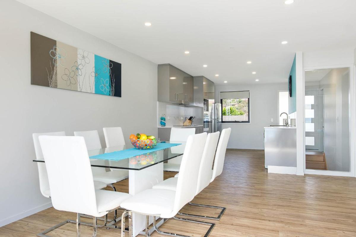 Suitetrails - Self Contained Beach View Apartment