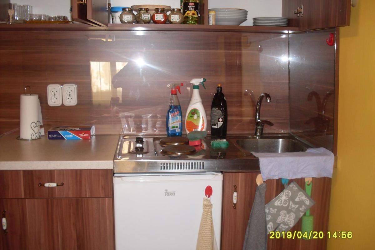 Nagymama Házikója Vendégház Pipacs Nyaralója - Housity