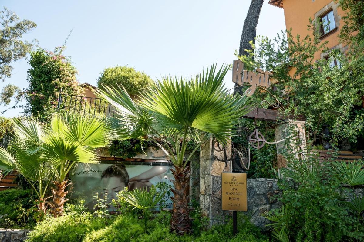 Jardín al aire libre en Rigat Park & Spa Hotel - Adults Recommended