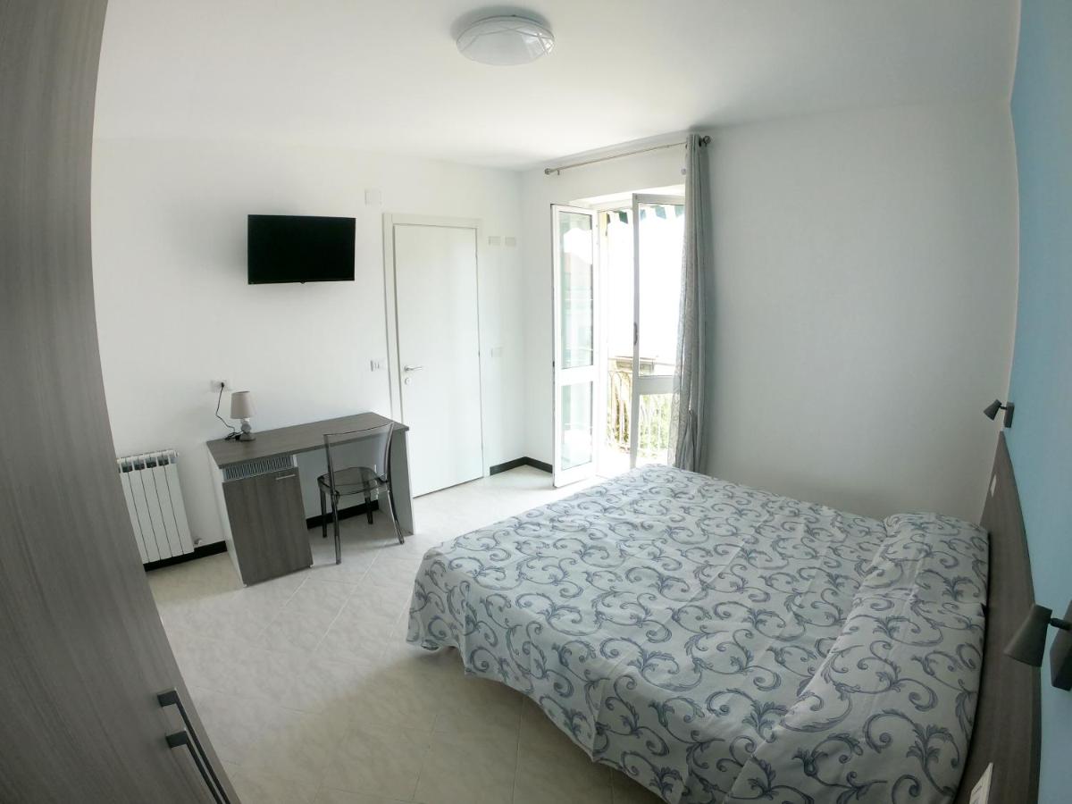 Hotel Aurora - Housity
