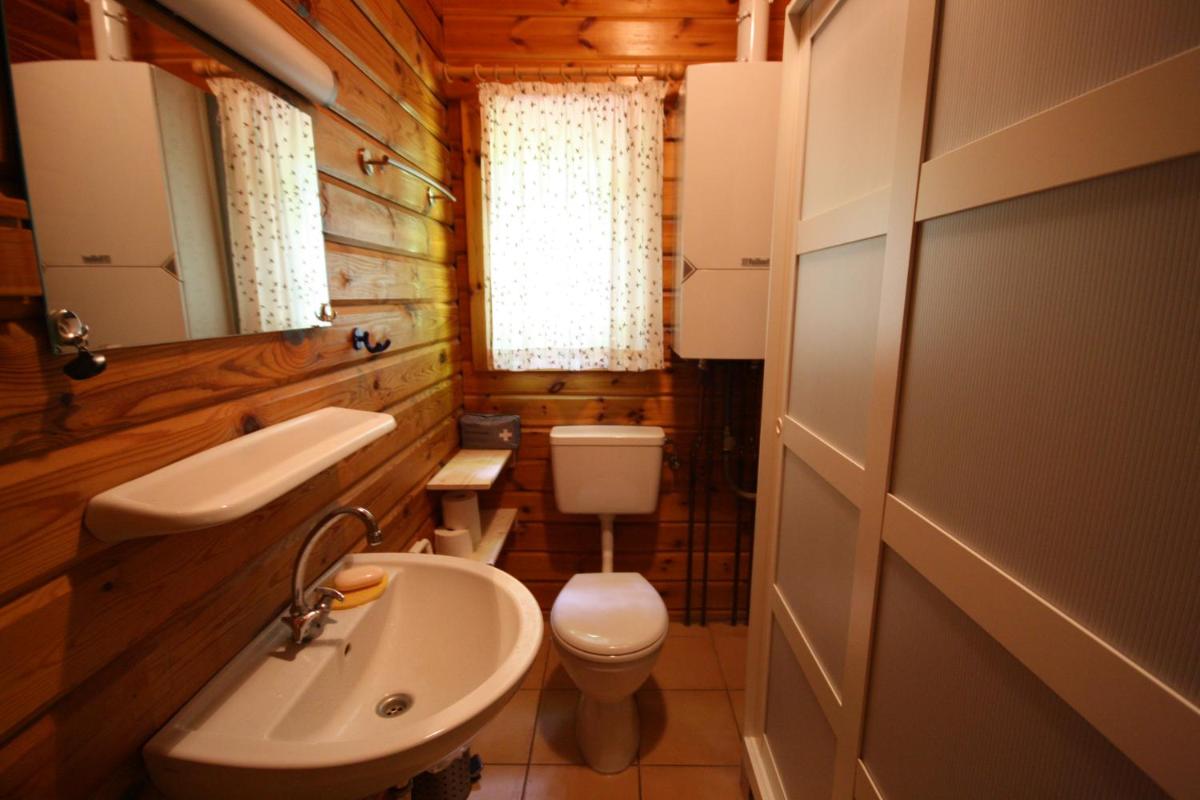 Bungalow; Haus 111 Ferienpark Twistesee, Bad Arolsen - Housity