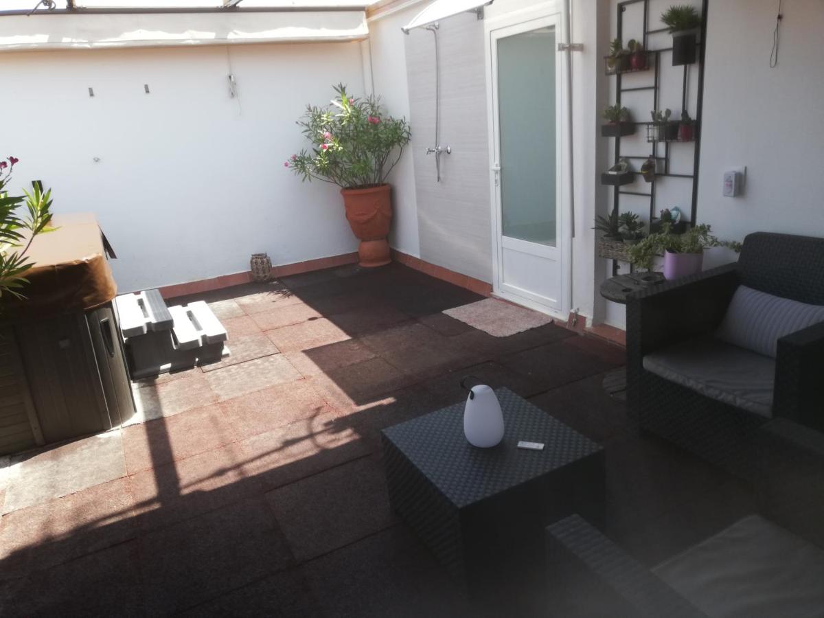 Nueva suite jacuzzi relax beach & mountain - Housity