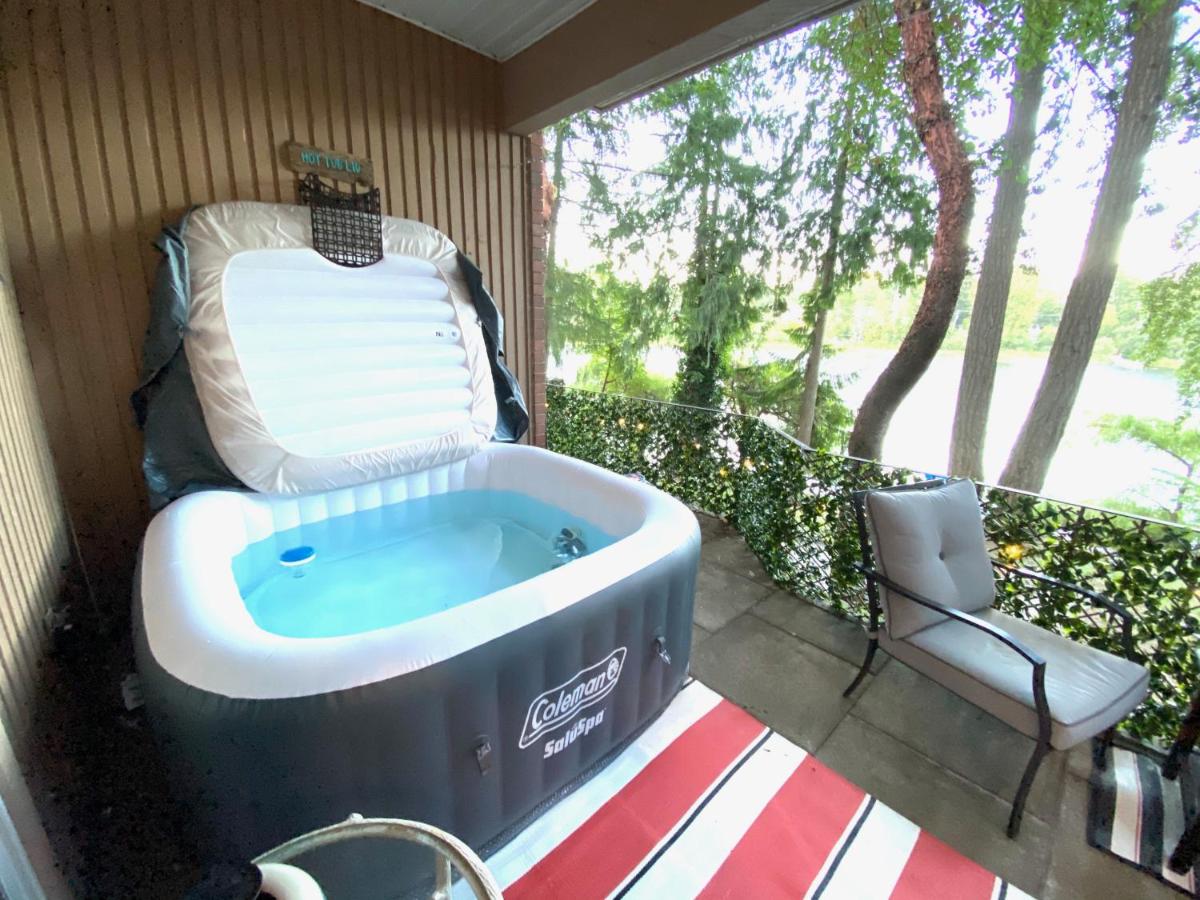 Willow Suite - Lakeside Retreat - Housity